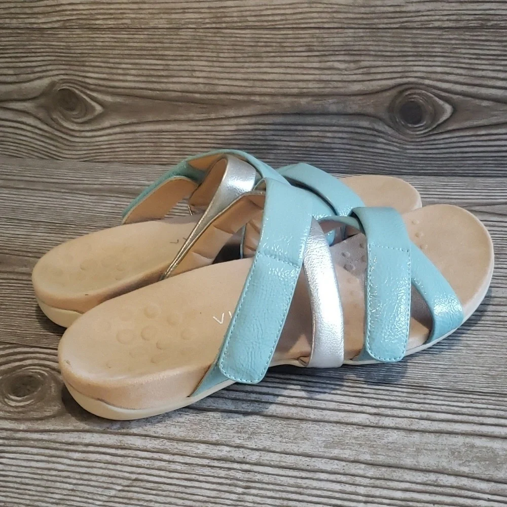 Vionic Hadlie 11 baby blue and silver slide woman sandals